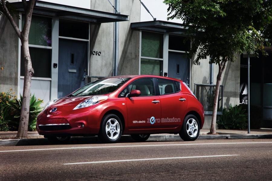  Nissan Leaf 2012 года  (фото 1 из 45)